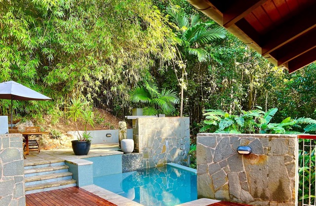 Rainforest Treetops Home + Infinity Edge Pool Riverside 4 Poster Daybed +100Mbs