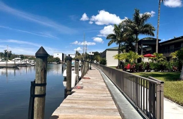 Ramada by Wyndham Sarasota Waterfront- Tikki Bar & Grill- Near Airport & Beaches