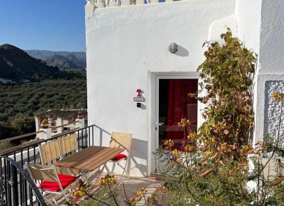Rambla Retreats Apartment Rojo with shared pool & hot tub Stunning views in Oria
