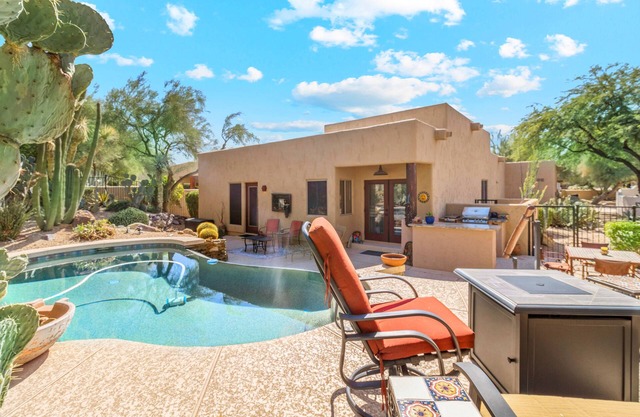 Rancho Villa - Southwestern home in Rancho Manana