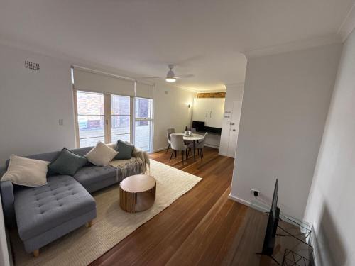 Randwick Luxury 2 Bed Apt & Study Area