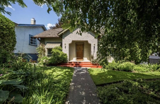 Rare Heritage Home Right Downtown