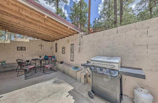 Raven Hill Retreat about Close to Midtown!