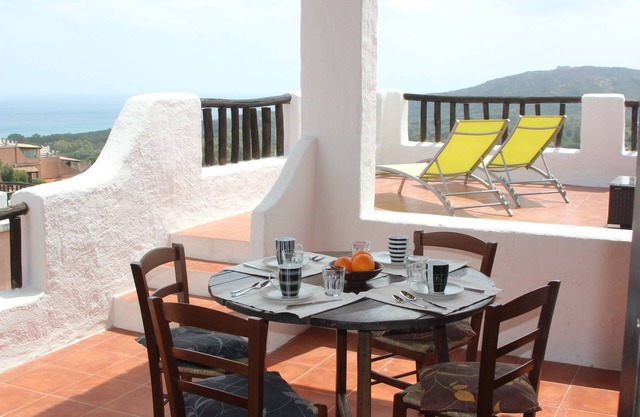 Recently renovated cottage with breathtaking sea views