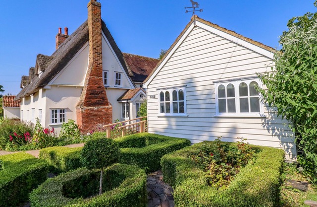RECTOR'S RETREAT, romantic, with a garden in Bildeston