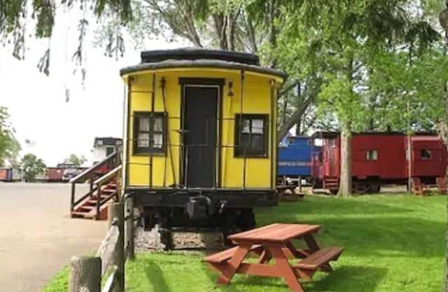 Red Caboose Motel