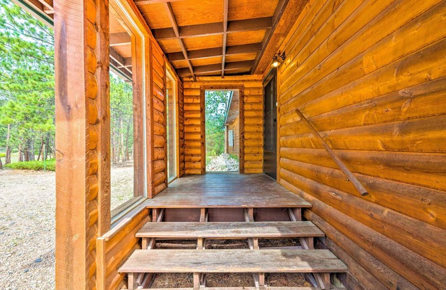 Red Feather Lakes Cabin w/Wraparound Deck!
