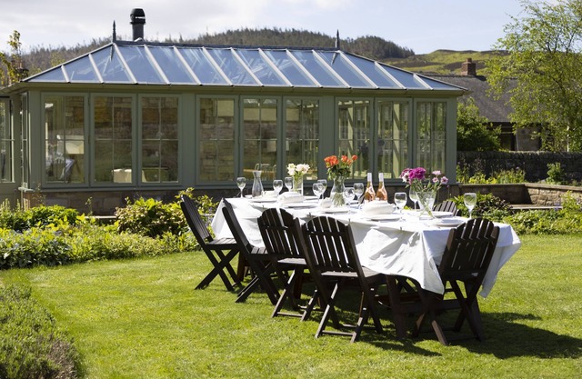 Red Lion House - a family break that sleeps 11 guests in 6 bedrooms