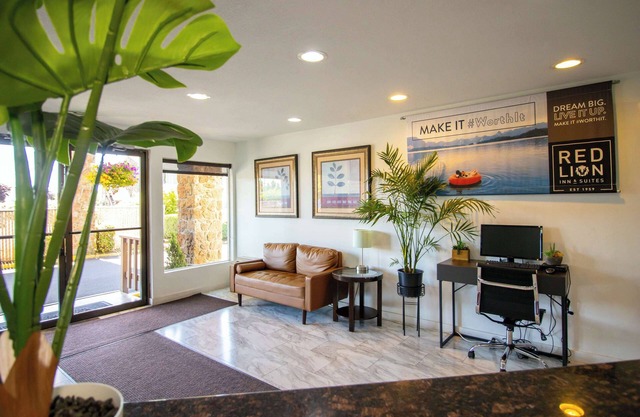 Red Lion Inn & Suites Vancouver