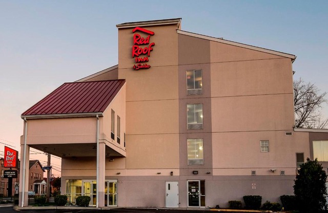 Red Roof Inn & Suites Philadelphia - Bellmawr