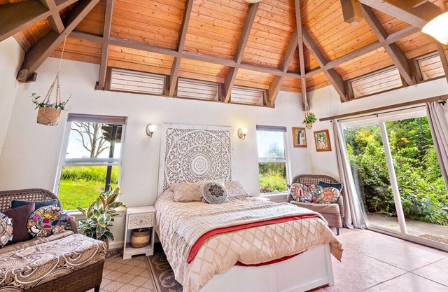 RED Writer’s Cottage TA-038-749-9520-01