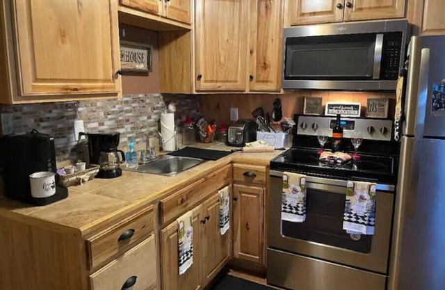 Redbay Retreat ! Country, Beach and Pet-Friendly