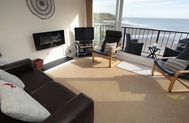 Redcliffe Apartments D