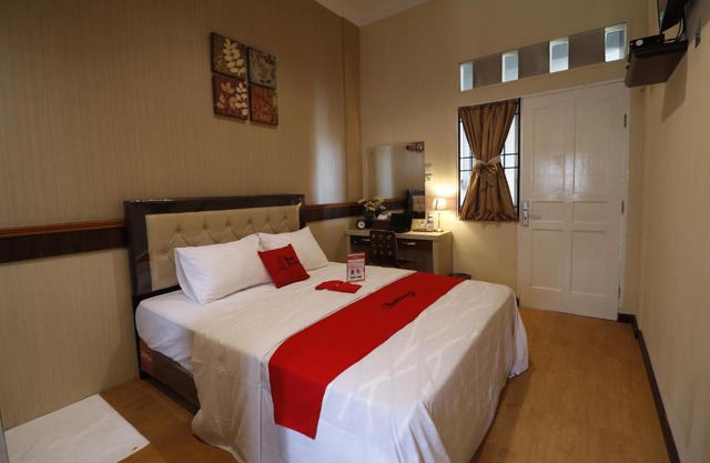 RedDoorz Plus near Universitas Sumatera Utara
