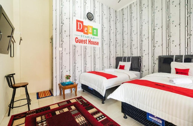 RedDoorz Syariah near Pasar Aur Kuning