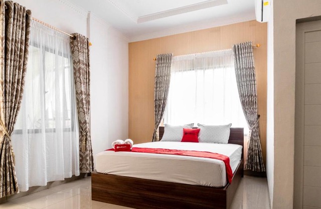 RedDoorz Syariah near Stadion Teladan Medan