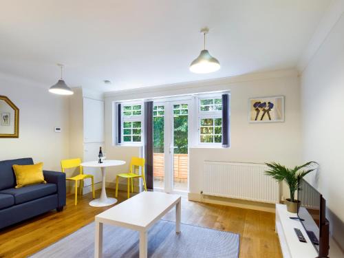 Redhill town centre apartment by Livingo