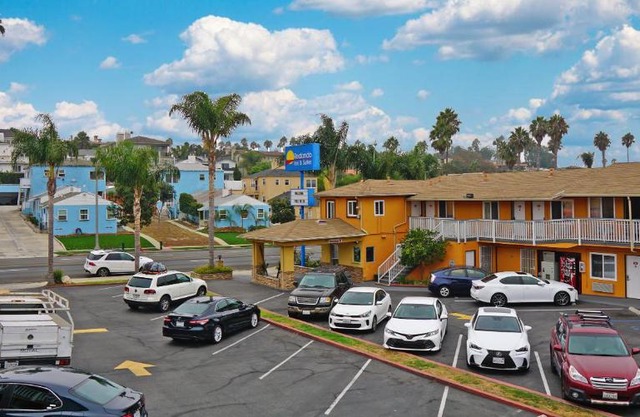 Redondo Inn and Suites