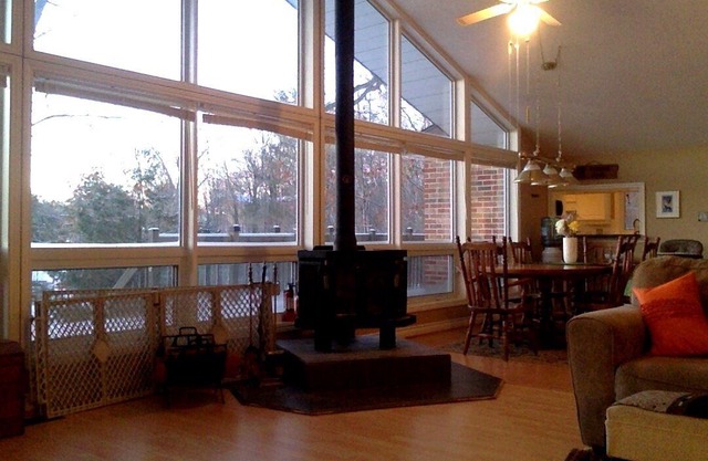 Reduced Price on Large Luxury Cottage on Lake