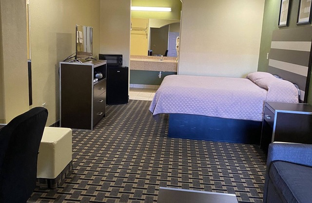Redwood Suites