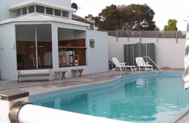 REEFS APARTMENTS INVERLOCH