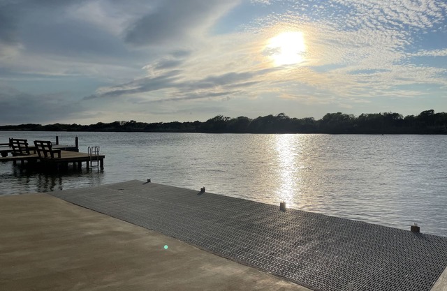 “Reeling Em Inn” 4 bed/3bath waterfront home on the Colorado River