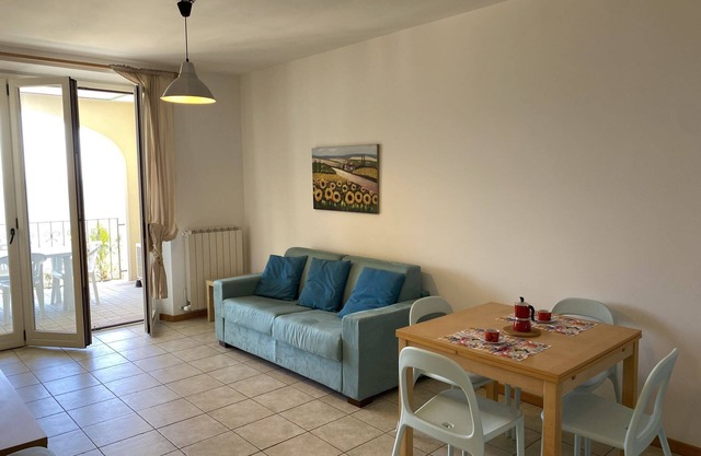Ref. 33 Summer rental – Seafront apartment