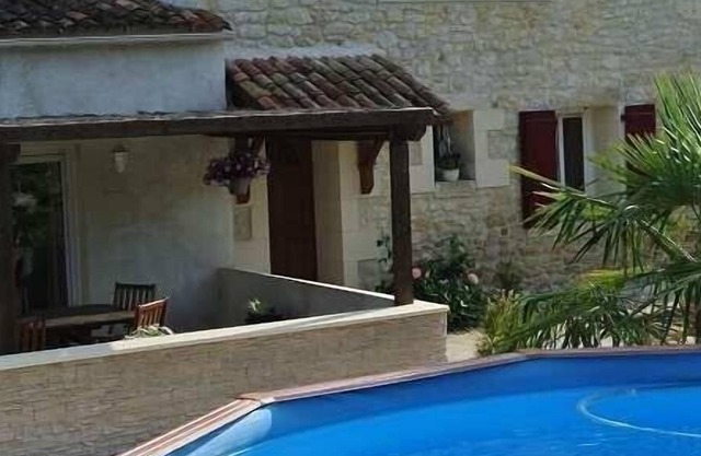 Ref 341 - Beautiful spacious house with swimming pool in Queyrac