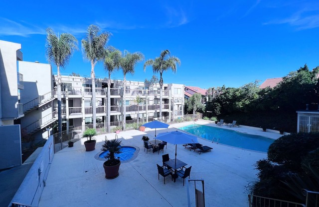 Refined Minimalist Condo Accommodation in Carlsbad