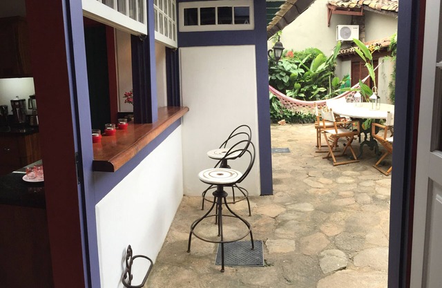 Refinement in Historical Center 3 Suites