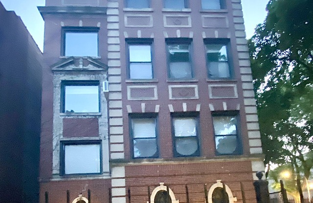 Refreshingly Classic, Yet Charming 2200 sq. ft. Apartment Home Away From Home