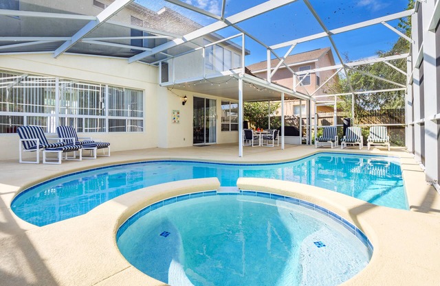 ⭐ Refurbished Spacious 4 bed Family Home | Only 10 minutes to Disney! ⭐