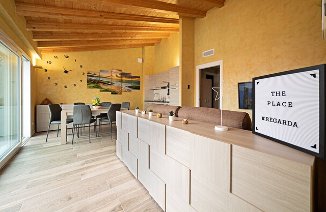 Regarda - "The Place" modern two-bedroom apartment with pool, garage, air conditioning