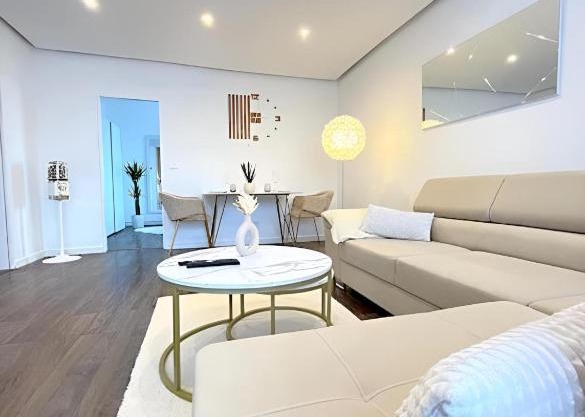 REGENCY Apartments - Zentrale 50m2 Wohnung I Balkon I Wasserblick I WiFi I Netflix