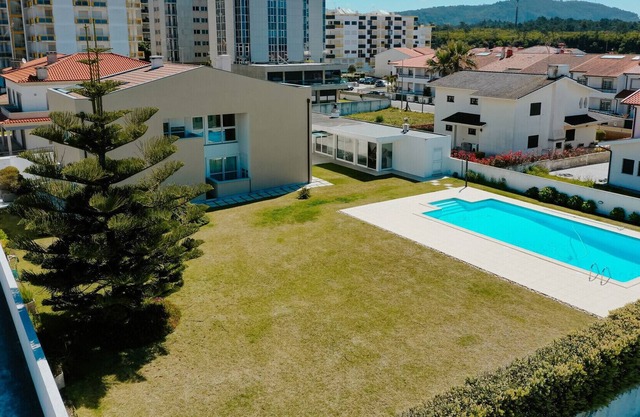 Regina Beach - Villa with Private Pool - Praia da Amorosa
