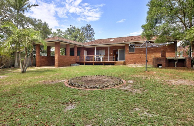 Relax and enjoy - this holiday home is located opposite main beach,.