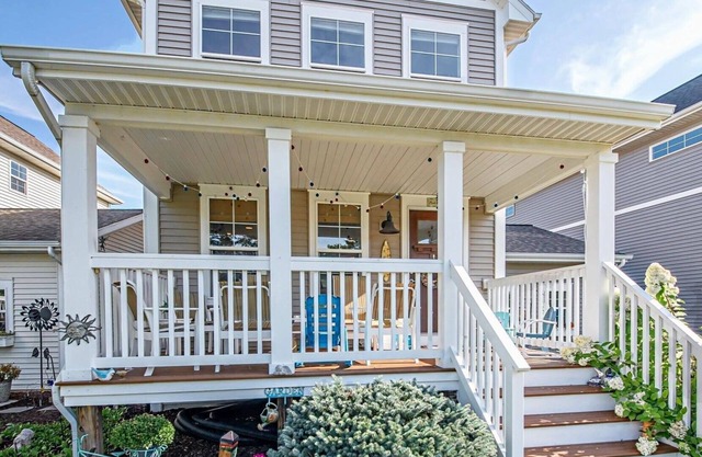 Relax at Beachwood Bliss - Enjoy your Lake Michigan Retreat!