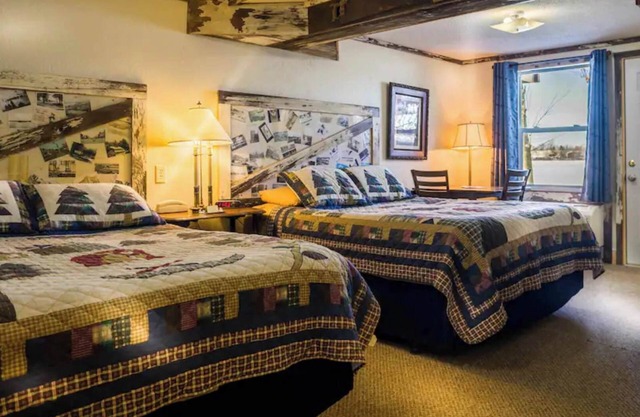 Relax by the lake in Room 10 - The Antique Room - Curriers Lakeview