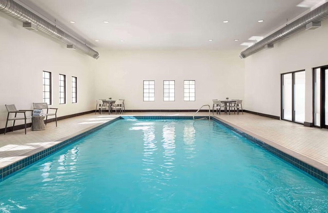 Relax in Comfort at a Modern Suite near Richmond Hill, Pets are Welcome