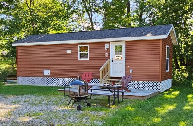 Relax in the Fox Den | Private 2BR Cabin Close to Beach & Activities