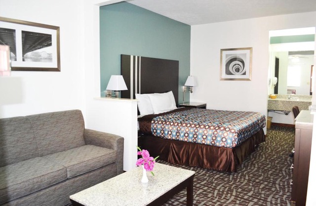 Relax Inn Motel and Suites Omaha