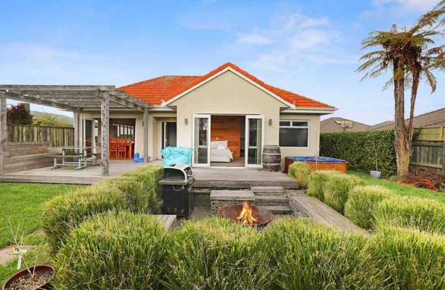 Relax Inn Robertson | Great Location with Spa Pool