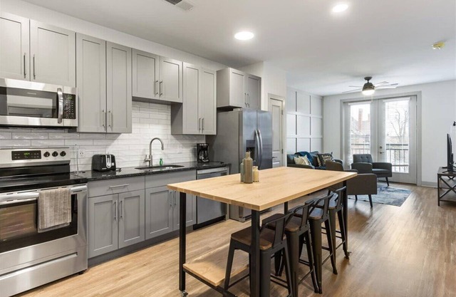 Relax & Unwind—Stylish Stay in Cincy’s Heart