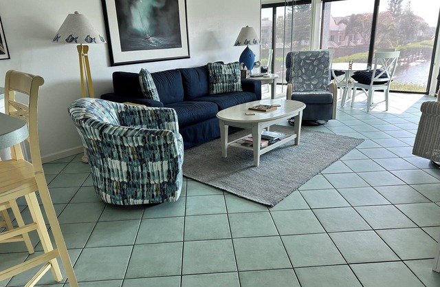 RELAX/WORK @ Sunbow Bay! By Beach w/Pools & Pickleball. Clean & newly updated!