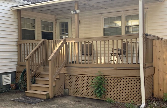 Relaxed summer home near UK and Hospitals
