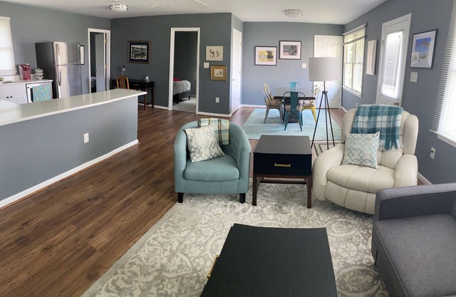 Relaxing, peaceful house in Calvert County, Md close to beach towns and DC.