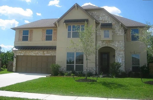 Relaxing Spring Getaway – Stylish 4BR Home Close to Everything