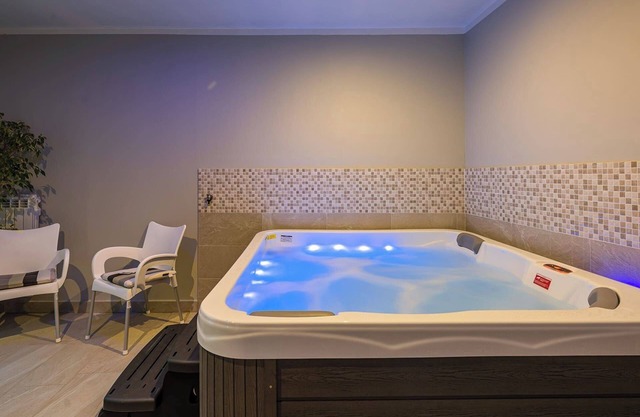 Relaxing Summer Apartment - Pool, Sauna, Jacuzzi 7