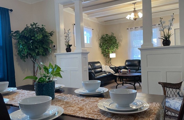 Relaxing Two Bedroom Close to Trinity and Augustana