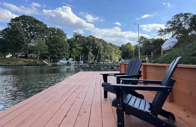 Relaxing Waterfront Apartment!